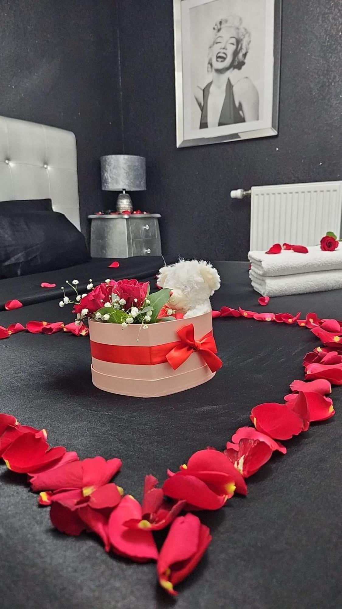 Suite Jacuzzi "Spa Privatif " Appartement Jacuzzi Toulouse Exterior foto